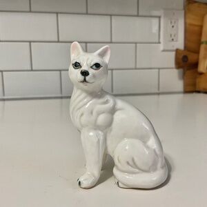 Vintage White Cat Figurine With Blue Eyes